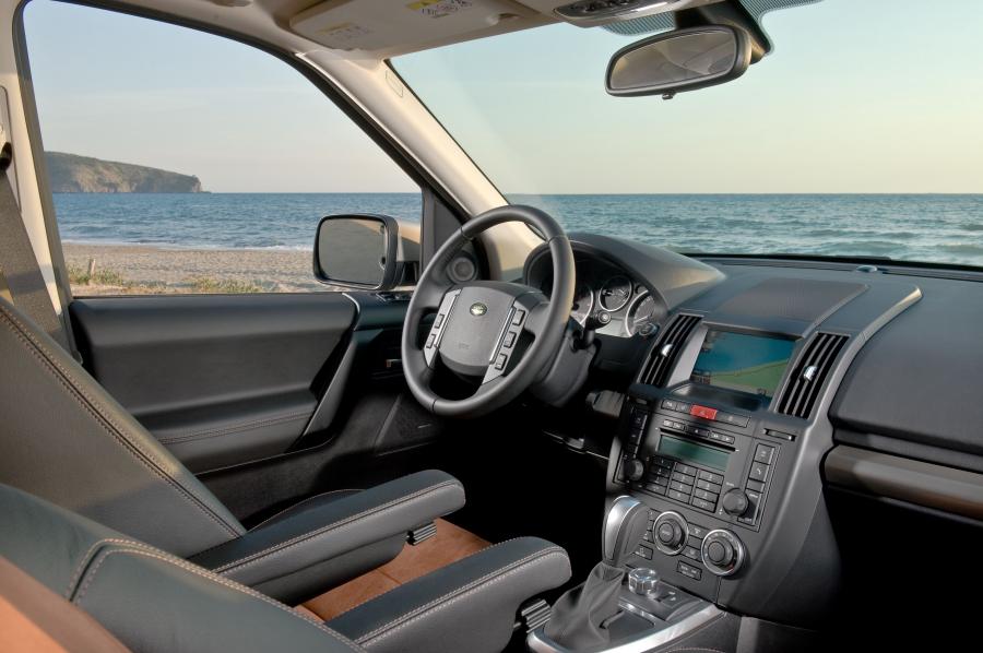  Land Rover Freelander 2 HSE SD4 2011 года  (фото 5 из 17)